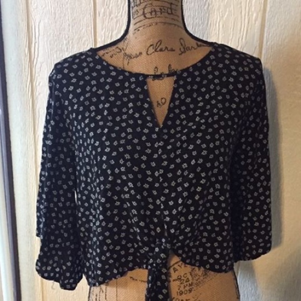 Mossimo Women’s Floral Tie Front Crop Top Size M